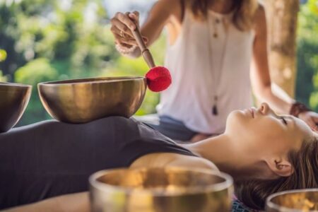 Massage-bien-etre-sonore-seance-sonotherapie-relaxation-meditation-soin-spa-Calm-Inspirations-Marquette-lez-lille